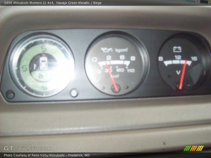 Navajo Green Metallic / Beige 1996 Mitsubishi Montero LS 4x4