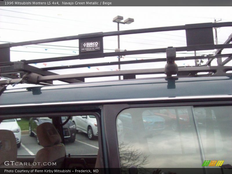 Navajo Green Metallic / Beige 1996 Mitsubishi Montero LS 4x4