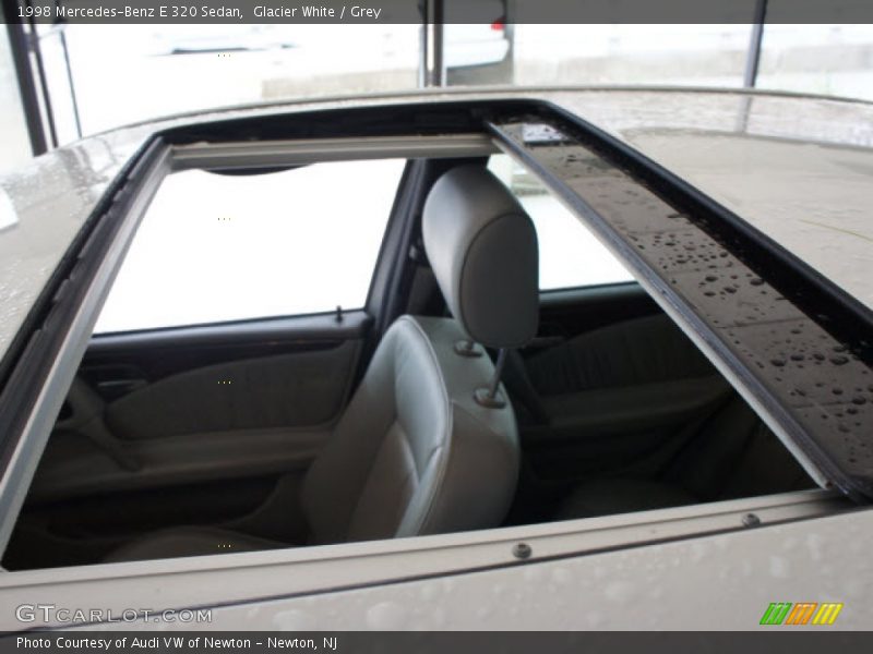 Glacier White / Grey 1998 Mercedes-Benz E 320 Sedan