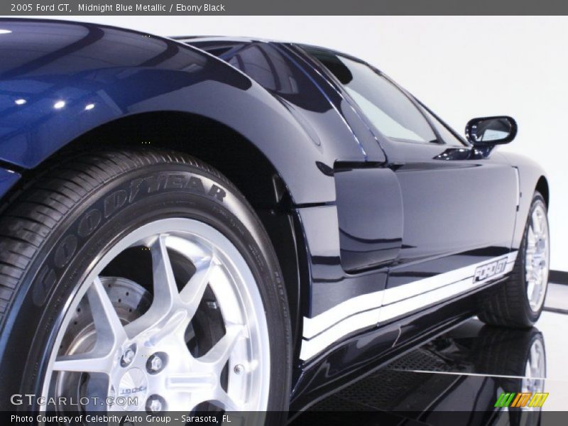 Midnight Blue Metallic / Ebony Black 2005 Ford GT