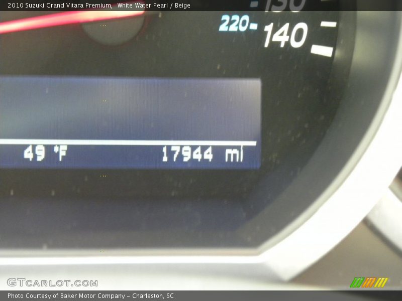 White Water Pearl / Beige 2010 Suzuki Grand Vitara Premium