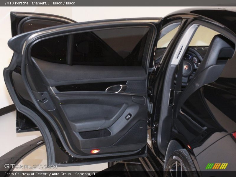 Door Panel of 2010 Panamera S