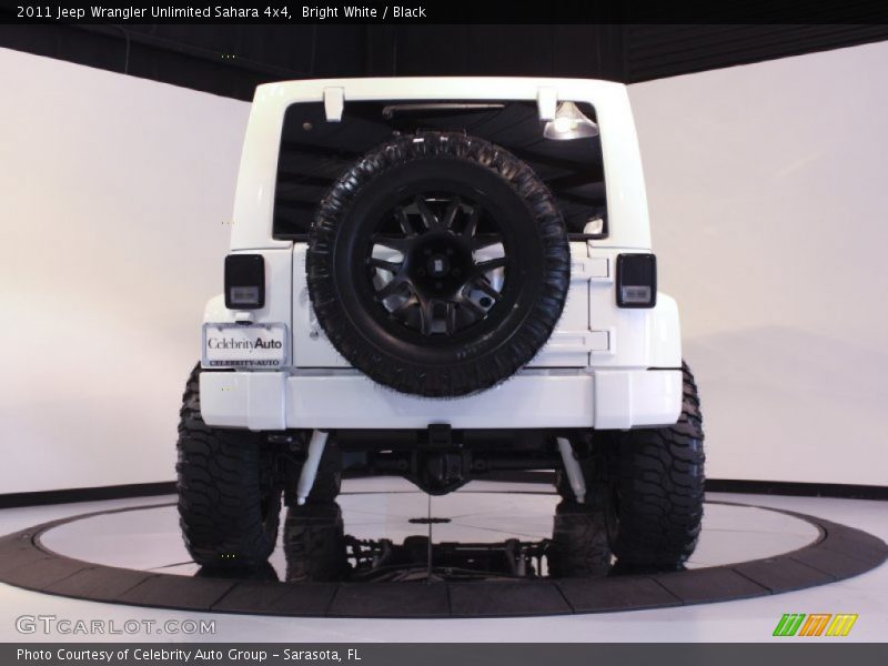 Bright White / Black 2011 Jeep Wrangler Unlimited Sahara 4x4