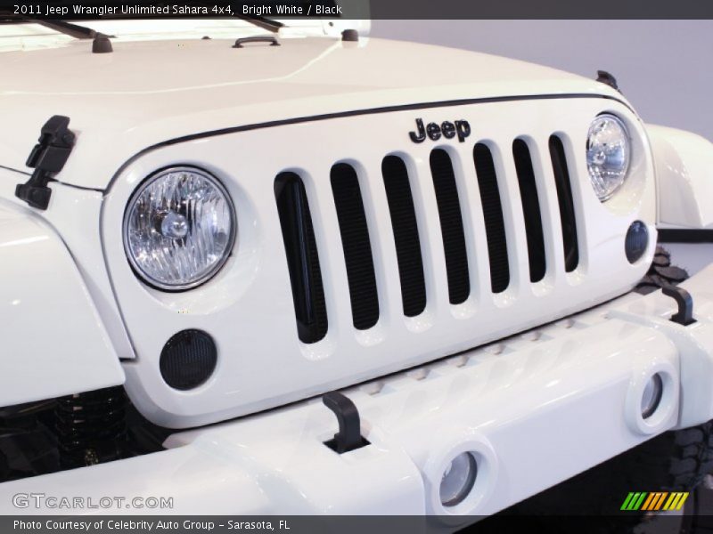 Bright White / Black 2011 Jeep Wrangler Unlimited Sahara 4x4