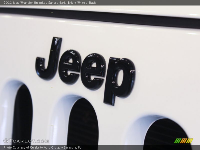 Bright White / Black 2011 Jeep Wrangler Unlimited Sahara 4x4