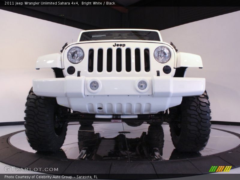 Bright White / Black 2011 Jeep Wrangler Unlimited Sahara 4x4