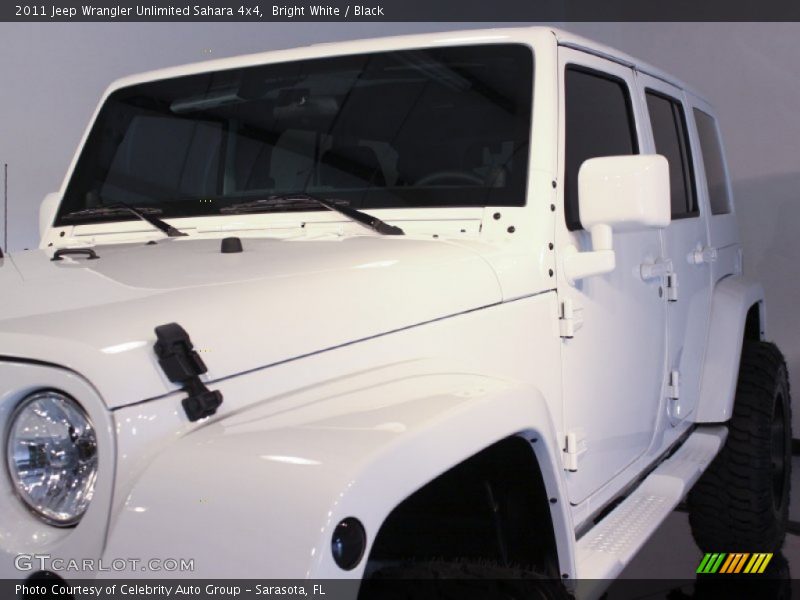 Bright White / Black 2011 Jeep Wrangler Unlimited Sahara 4x4