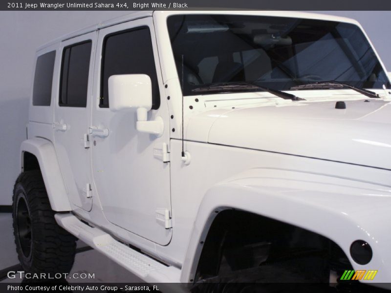Bright White / Black 2011 Jeep Wrangler Unlimited Sahara 4x4