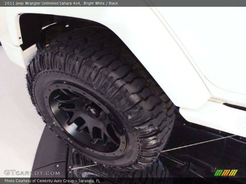 Bright White / Black 2011 Jeep Wrangler Unlimited Sahara 4x4