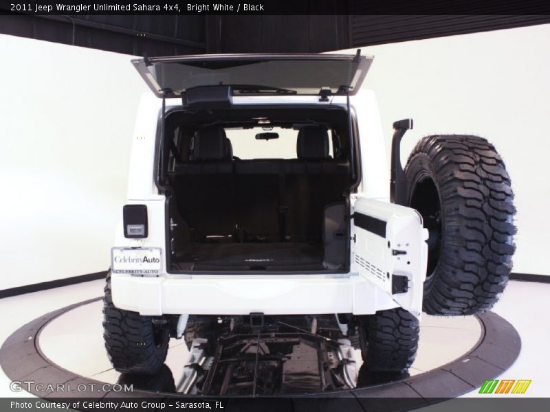 Bright White / Black 2011 Jeep Wrangler Unlimited Sahara 4x4