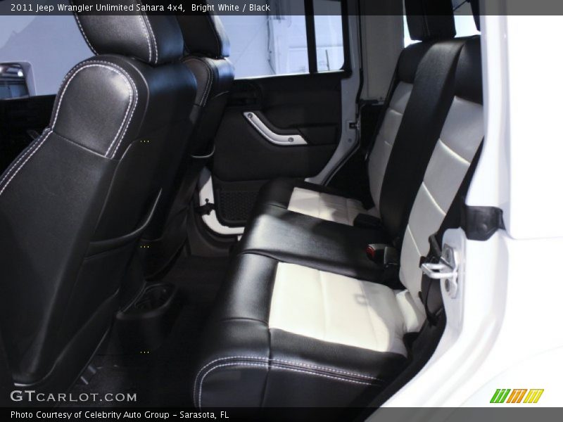 Bright White / Black 2011 Jeep Wrangler Unlimited Sahara 4x4