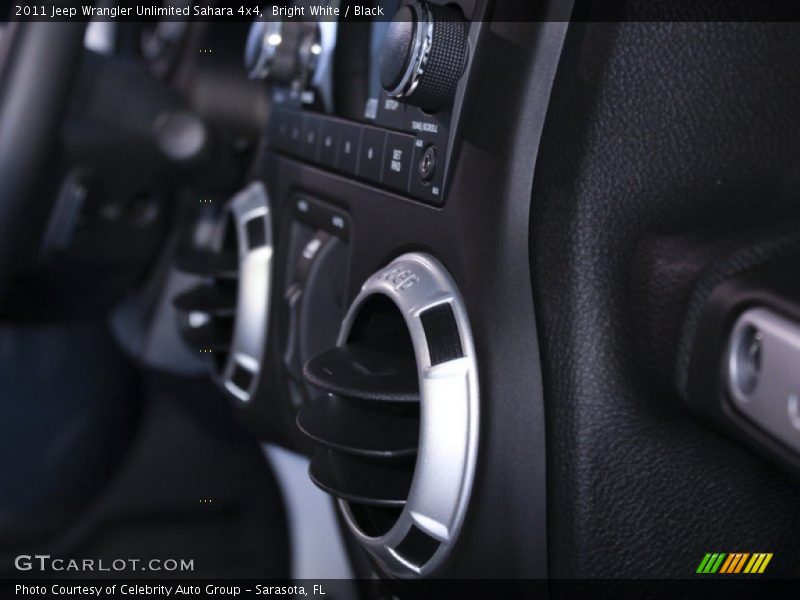 Bright White / Black 2011 Jeep Wrangler Unlimited Sahara 4x4