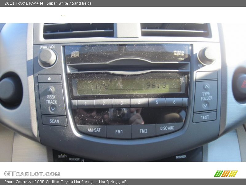 Super White / Sand Beige 2011 Toyota RAV4 I4