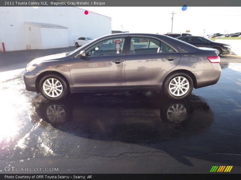 Magnetic Gray Metallic / Bisque 2011 Toyota Camry XLE