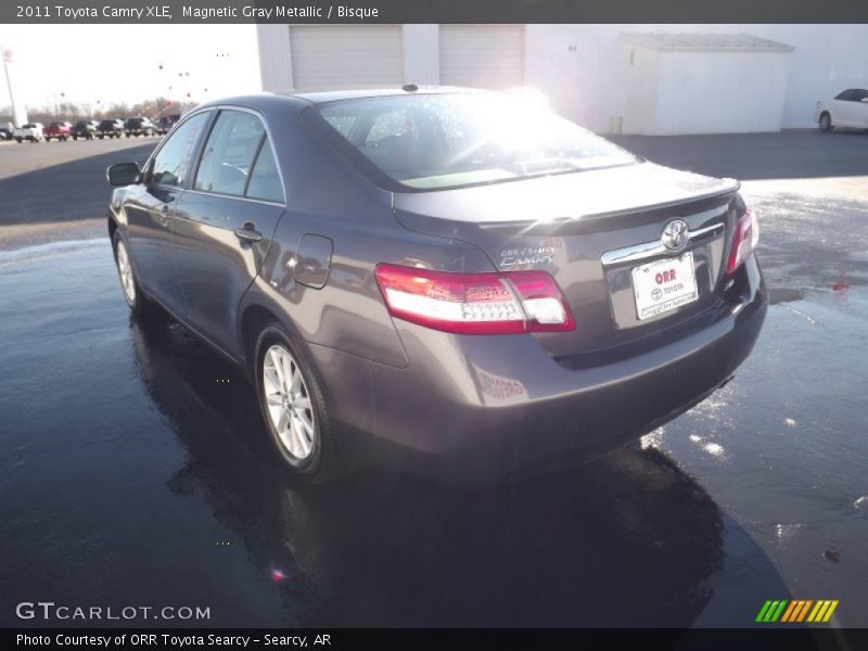 Magnetic Gray Metallic / Bisque 2011 Toyota Camry XLE
