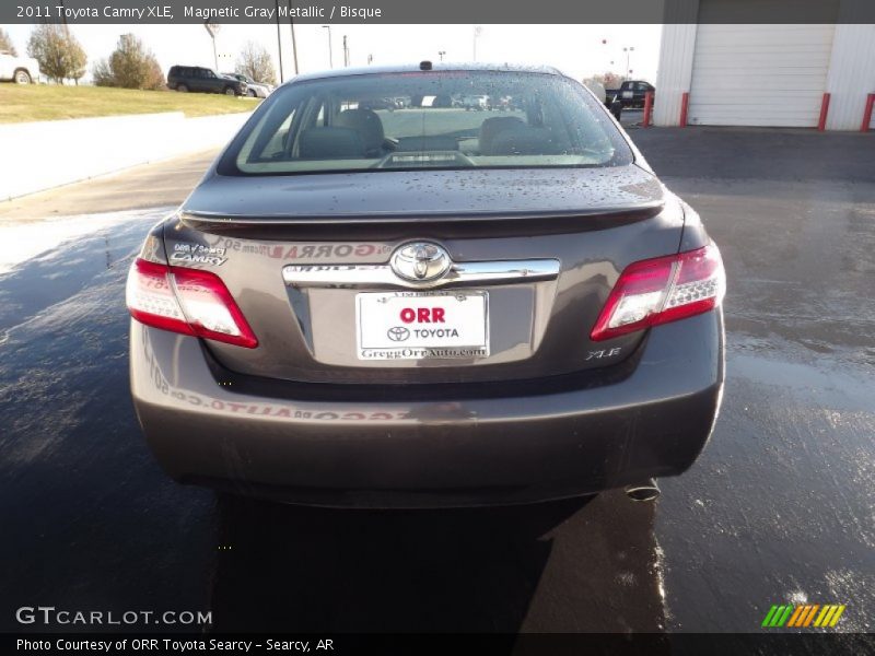 Magnetic Gray Metallic / Bisque 2011 Toyota Camry XLE