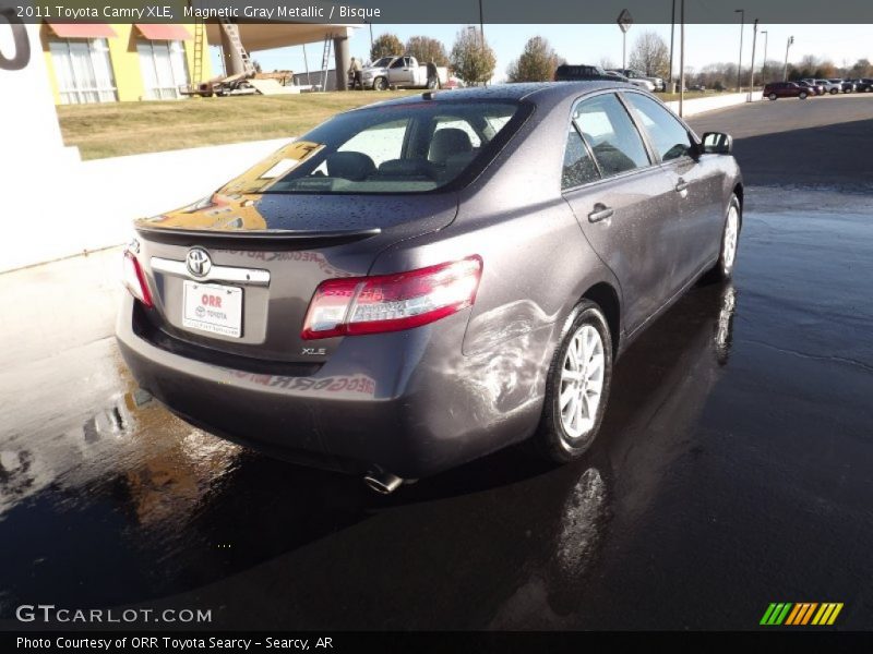 Magnetic Gray Metallic / Bisque 2011 Toyota Camry XLE