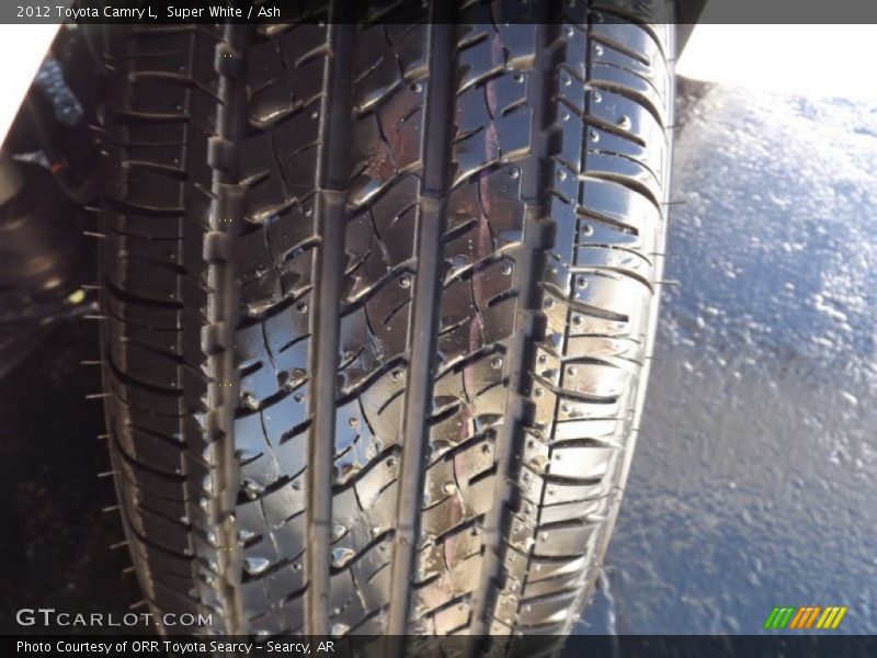 Super White / Ash 2012 Toyota Camry L