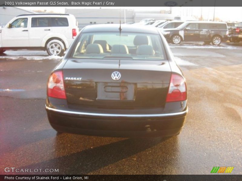 Black Magic Pearl / Gray 2001 Volkswagen Passat GLS Sedan
