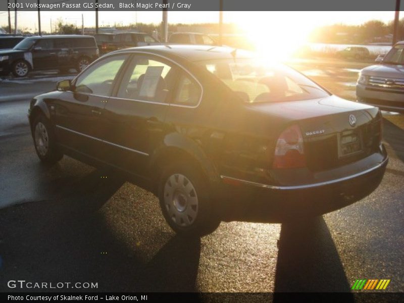 Black Magic Pearl / Gray 2001 Volkswagen Passat GLS Sedan