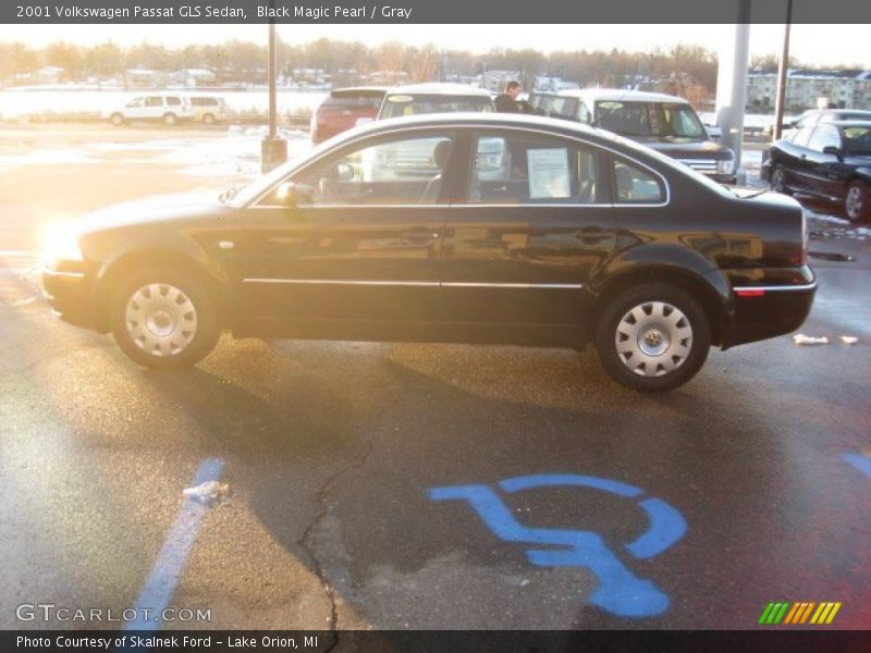 Black Magic Pearl / Gray 2001 Volkswagen Passat GLS Sedan