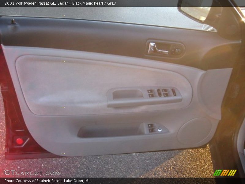 Black Magic Pearl / Gray 2001 Volkswagen Passat GLS Sedan