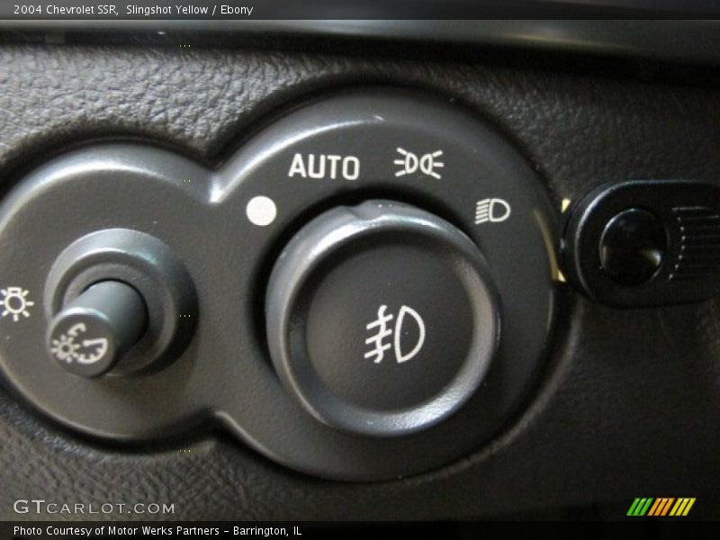 Slingshot Yellow / Ebony 2004 Chevrolet SSR