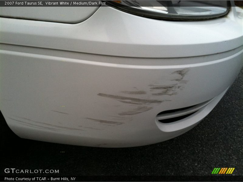 Vibrant White / Medium/Dark Flint 2007 Ford Taurus SE