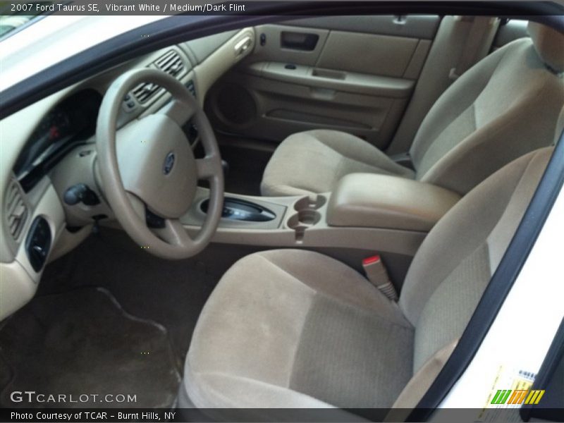 Vibrant White / Medium/Dark Flint 2007 Ford Taurus SE