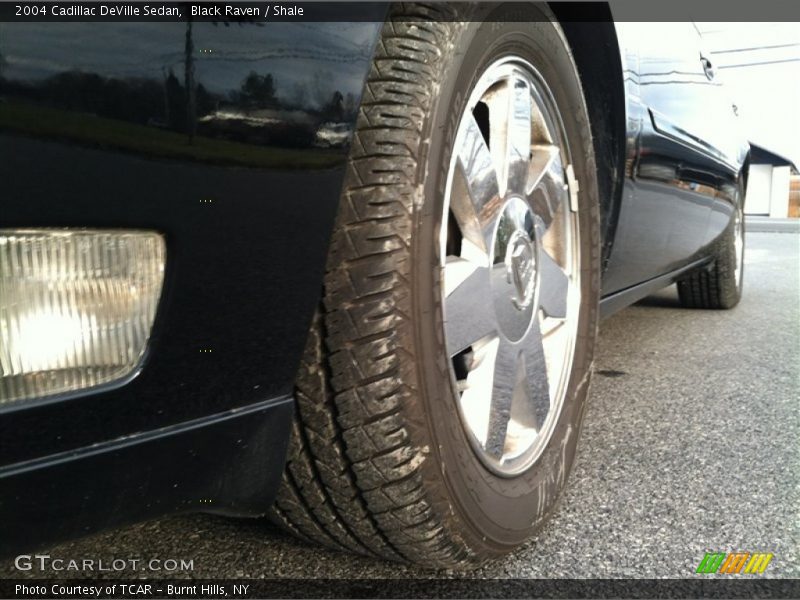 Black Raven / Shale 2004 Cadillac DeVille Sedan
