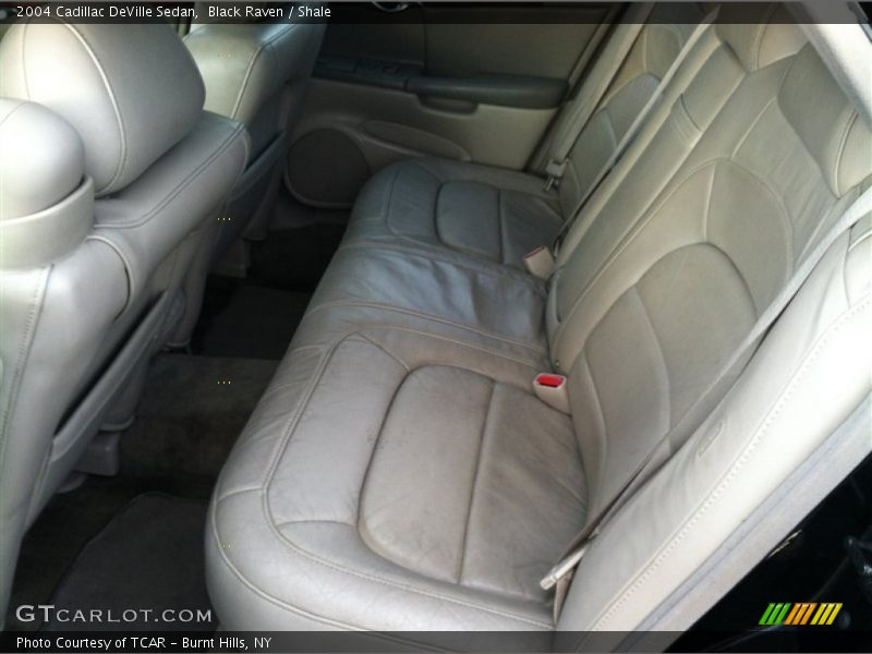 Black Raven / Shale 2004 Cadillac DeVille Sedan