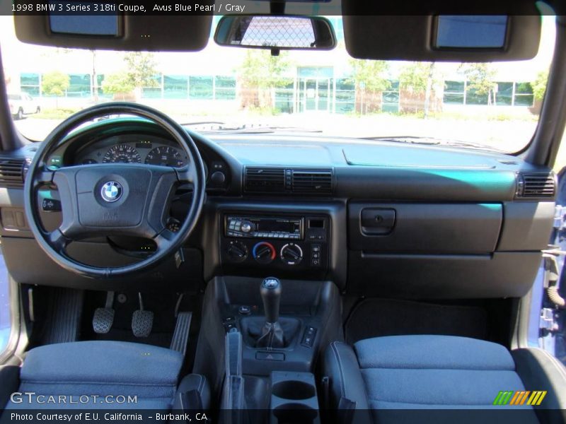 Dashboard of 1998 3 Series 318ti Coupe