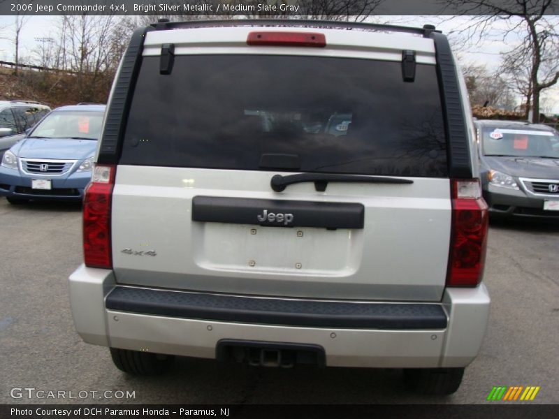 Bright Silver Metallic / Medium Slate Gray 2006 Jeep Commander 4x4