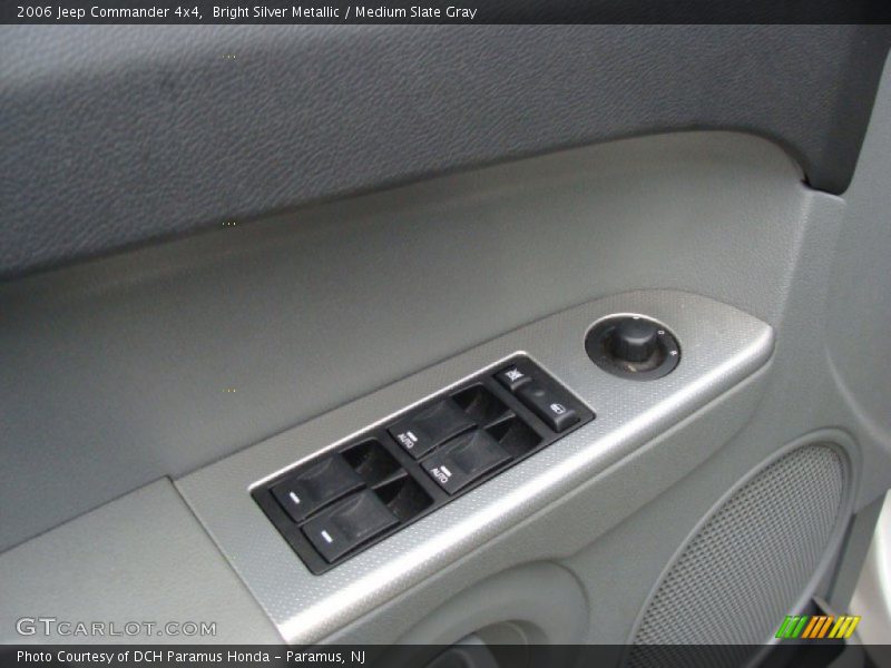 Bright Silver Metallic / Medium Slate Gray 2006 Jeep Commander 4x4