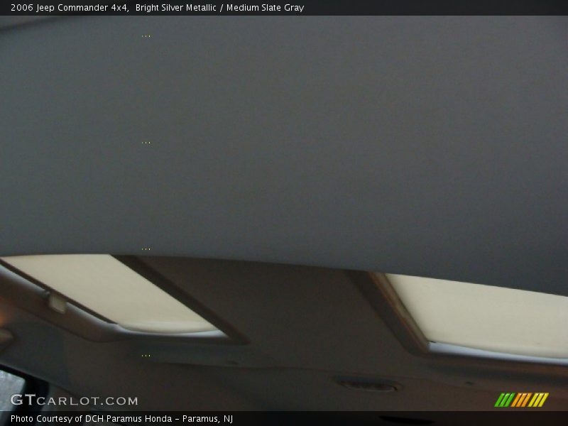 Bright Silver Metallic / Medium Slate Gray 2006 Jeep Commander 4x4