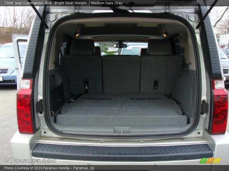 Bright Silver Metallic / Medium Slate Gray 2006 Jeep Commander 4x4