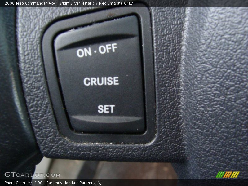 Bright Silver Metallic / Medium Slate Gray 2006 Jeep Commander 4x4