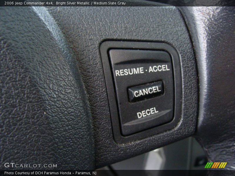 Bright Silver Metallic / Medium Slate Gray 2006 Jeep Commander 4x4