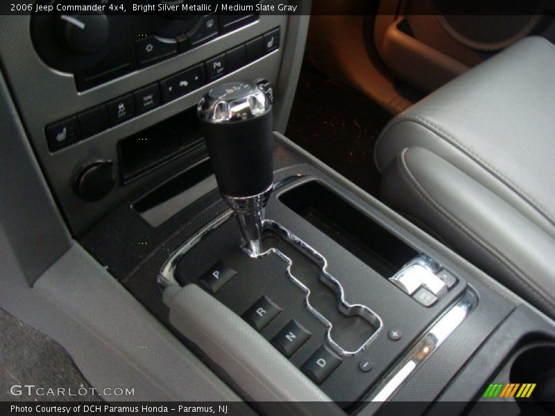 Bright Silver Metallic / Medium Slate Gray 2006 Jeep Commander 4x4