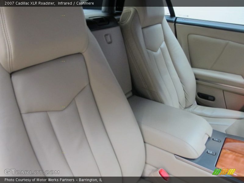  2007 XLR Roadster Cashmere Interior