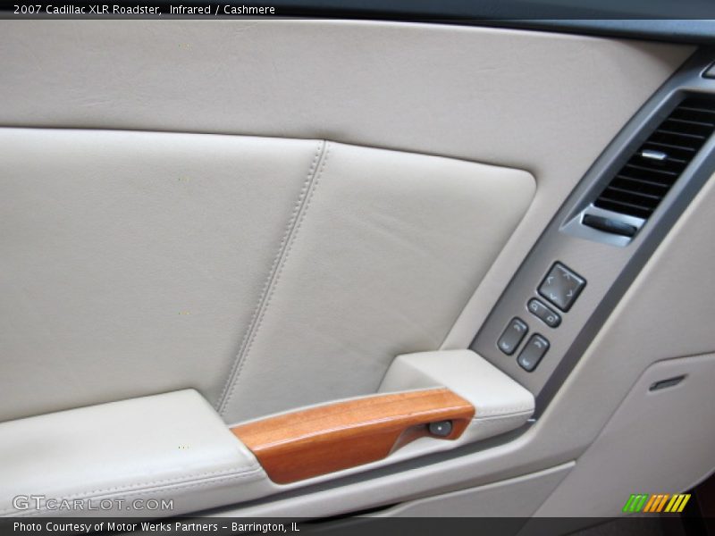 Infrared / Cashmere 2007 Cadillac XLR Roadster