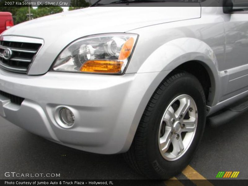 Silver / Gray 2007 Kia Sorento EX
