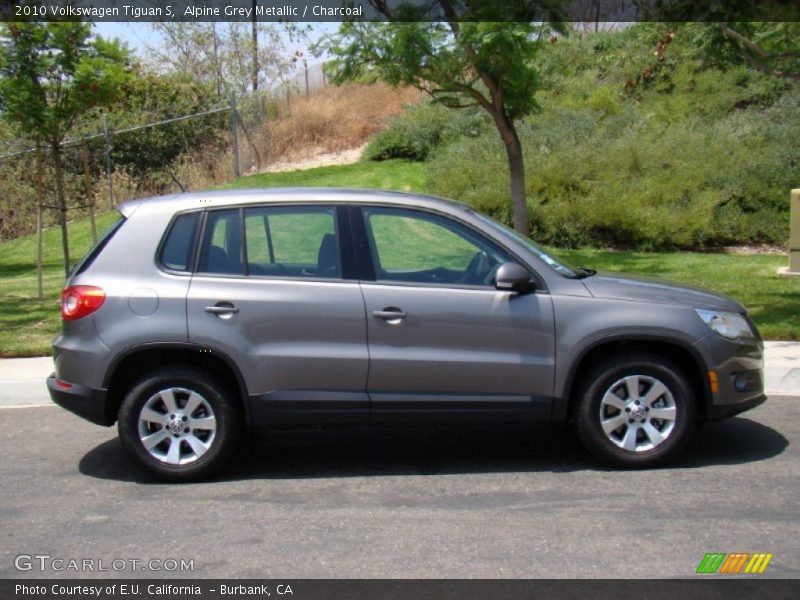 Alpine Grey Metallic / Charcoal 2010 Volkswagen Tiguan S