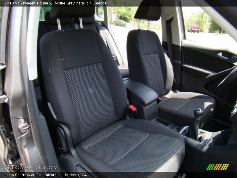 Alpine Grey Metallic / Charcoal 2010 Volkswagen Tiguan S