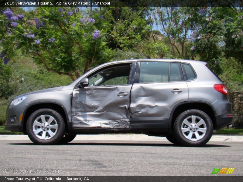 Alpine Grey Metallic / Charcoal 2010 Volkswagen Tiguan S
