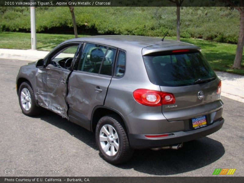Alpine Grey Metallic / Charcoal 2010 Volkswagen Tiguan S