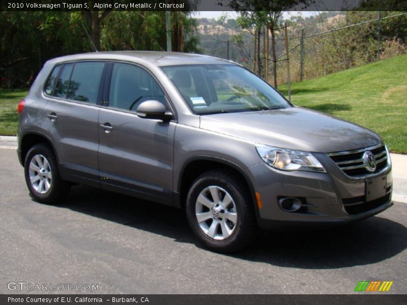 Alpine Grey Metallic / Charcoal 2010 Volkswagen Tiguan S