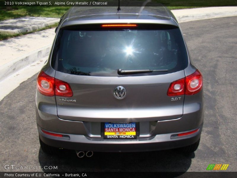 Alpine Grey Metallic / Charcoal 2010 Volkswagen Tiguan S