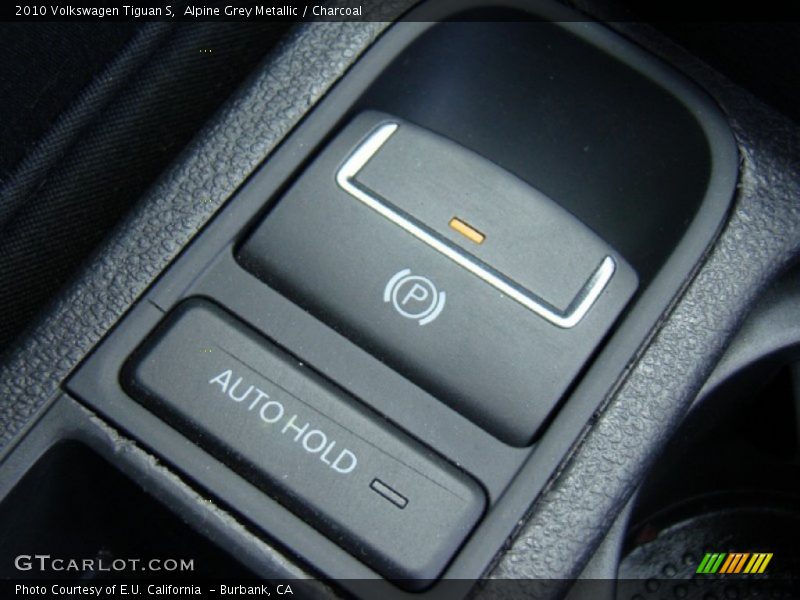 Alpine Grey Metallic / Charcoal 2010 Volkswagen Tiguan S