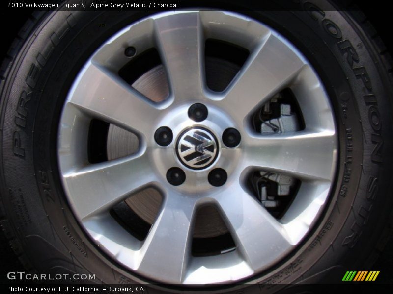 Alpine Grey Metallic / Charcoal 2010 Volkswagen Tiguan S